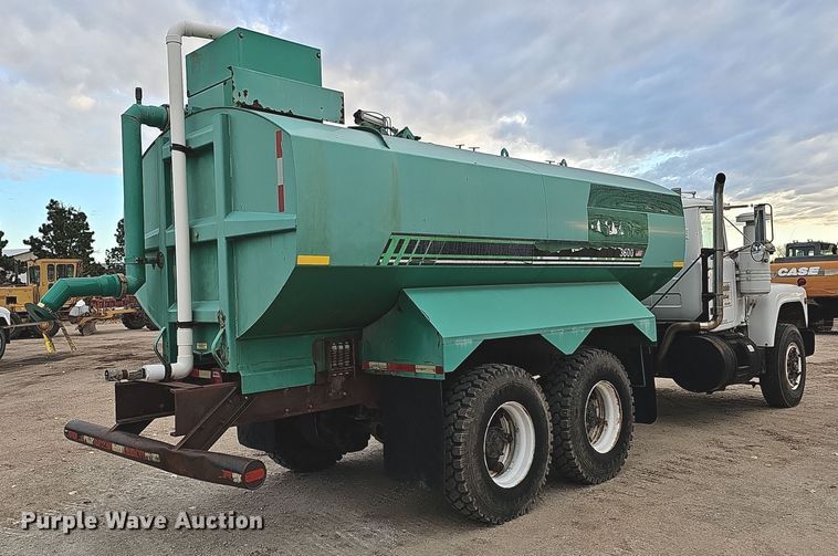 image for item IO9759 1990 Mack RD690S water truck