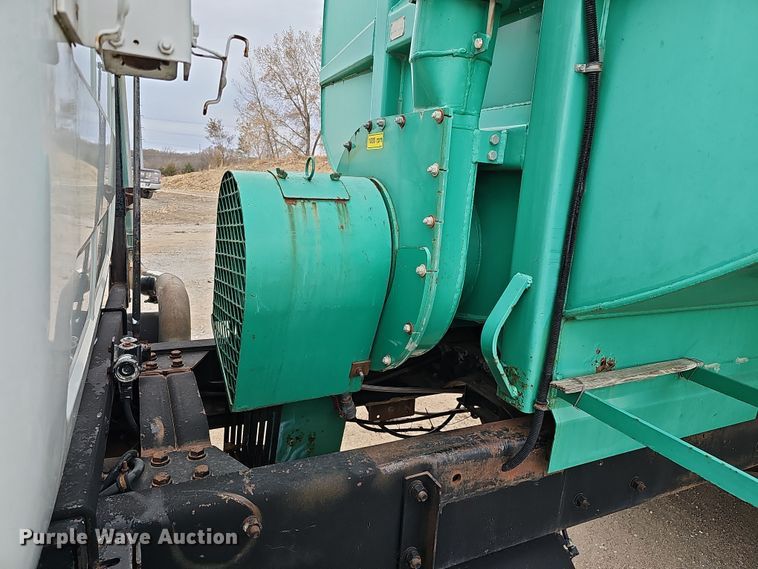 image for item IO9759 1990 Mack RD690S water truck