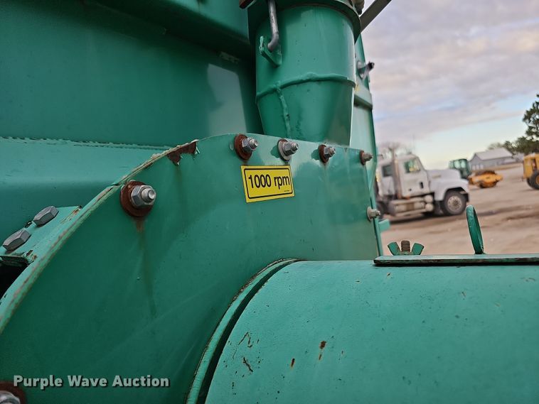 image for item IO9759 1990 Mack RD690S water truck