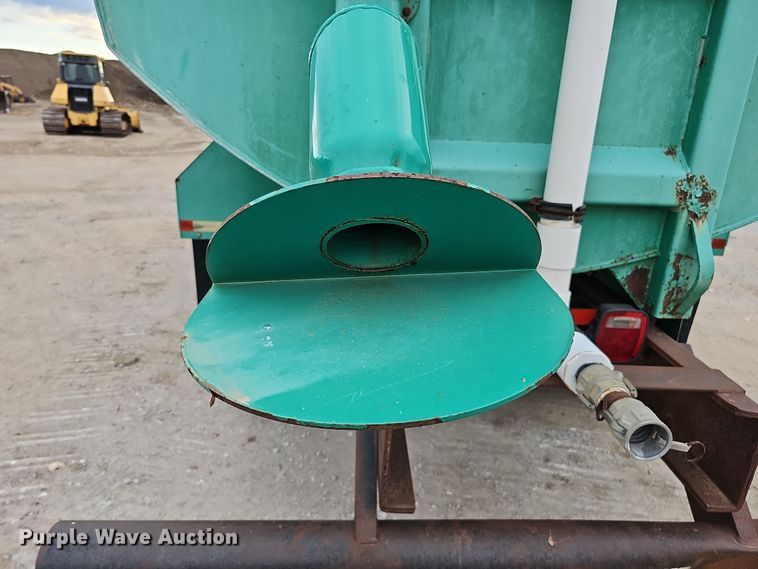 image for item IO9759 1990 Mack RD690S water truck