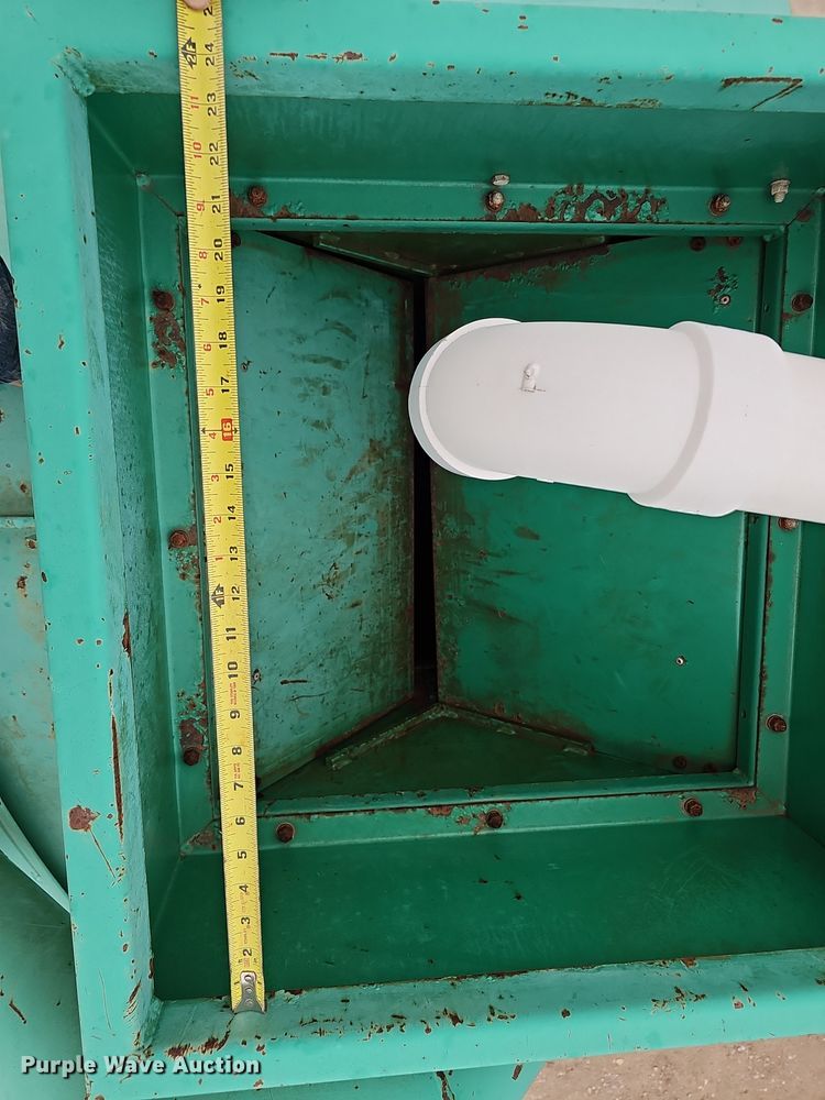 image for item IO9759 1990 Mack RD690S water truck