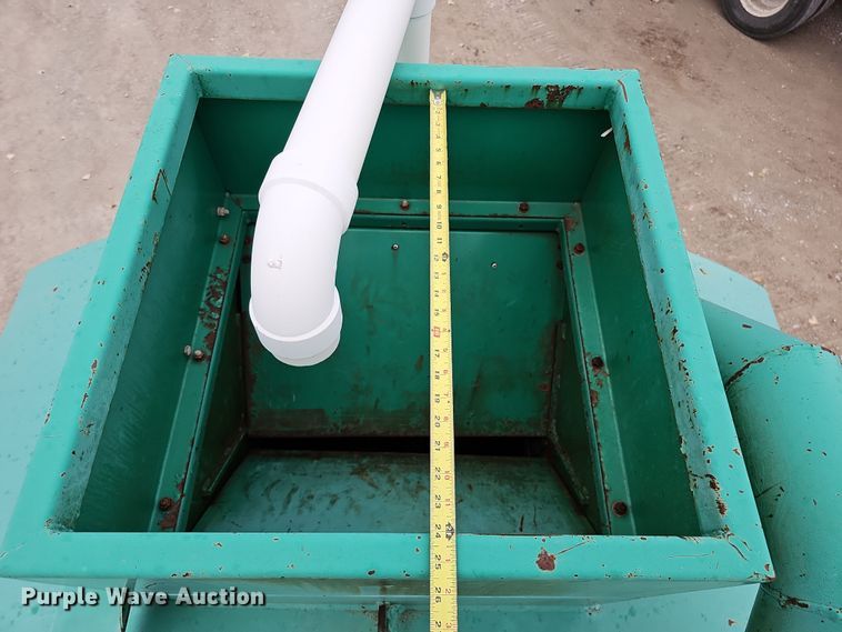 image for item IO9759 1990 Mack RD690S water truck