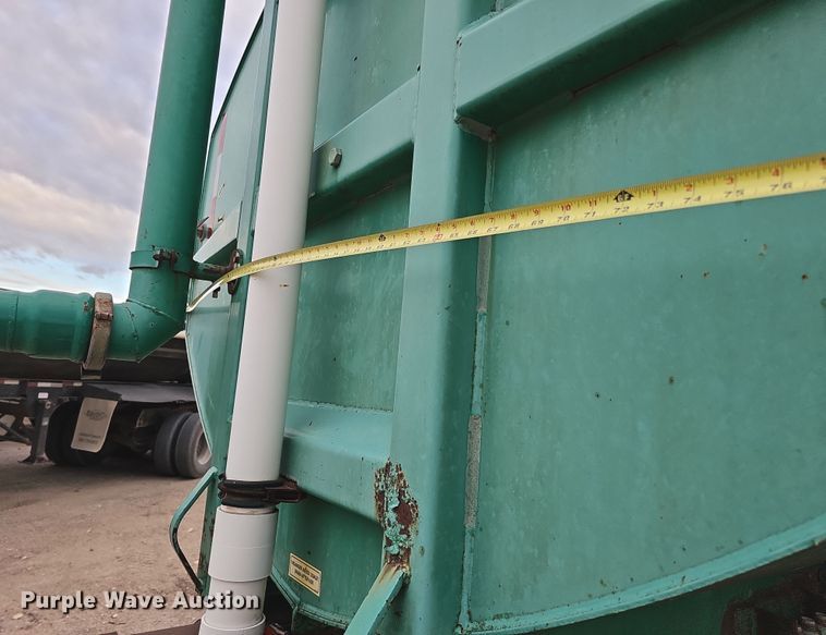 image for item IO9759 1990 Mack RD690S water truck