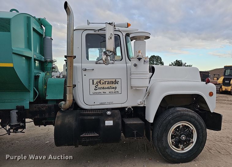 image for item IO9759 1990 Mack RD690S water truck