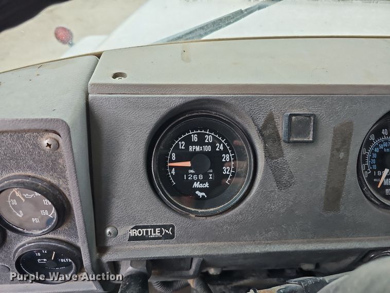 image for item IO9759 1990 Mack RD690S water truck