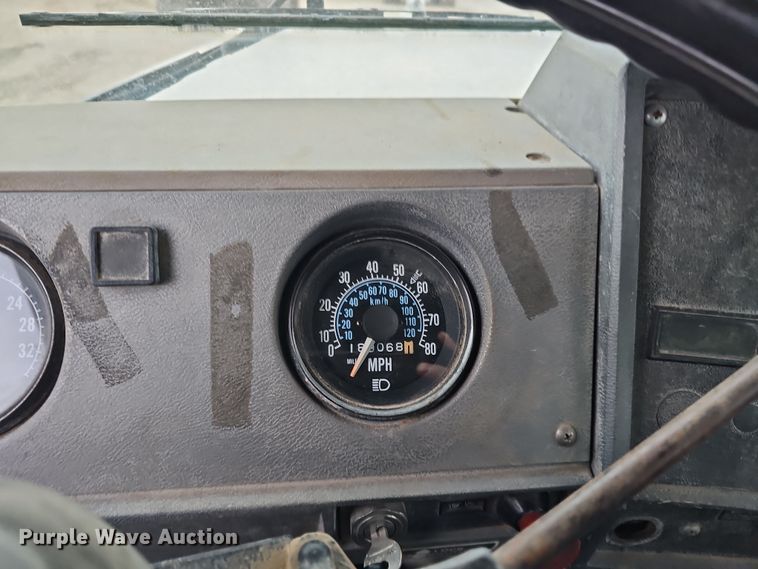 image for item IO9759 1990 Mack RD690S water truck