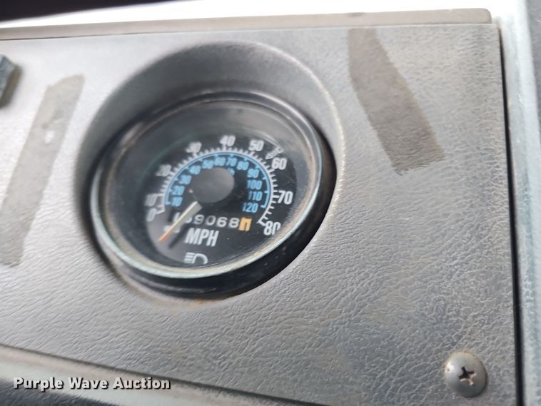 image for item IO9759 1990 Mack RD690S water truck