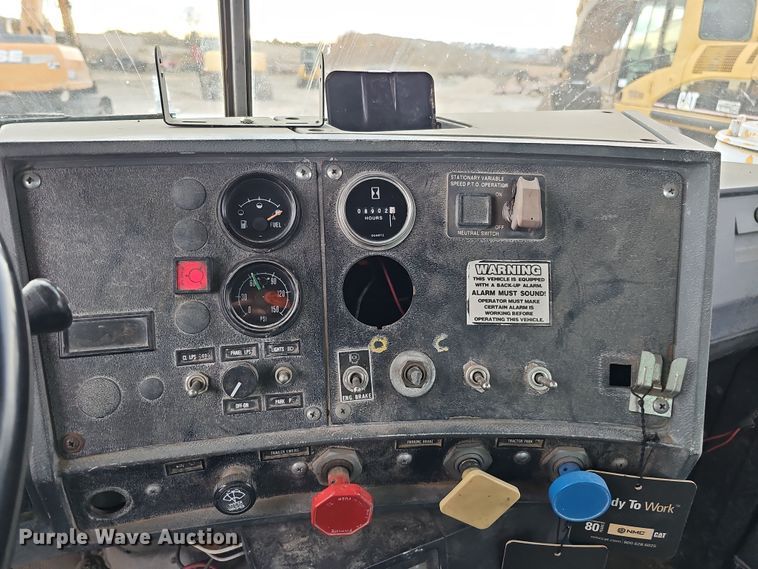 image for item IO9759 1990 Mack RD690S water truck