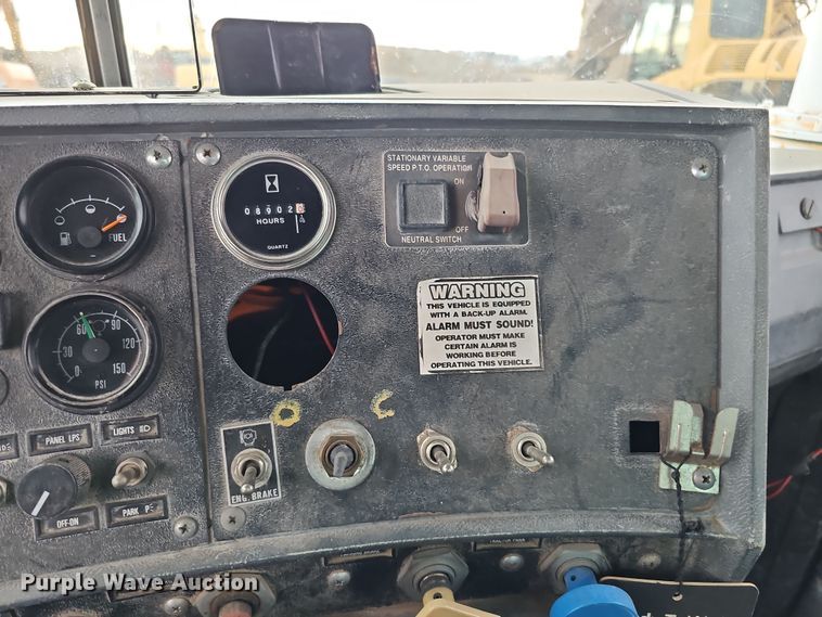 image for item IO9759 1990 Mack RD690S water truck