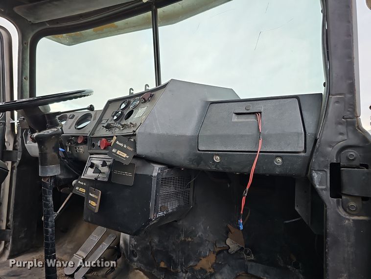 image for item IO9759 1990 Mack RD690S water truck