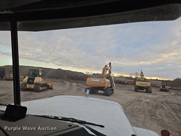 image for item IO9759 1990 Mack RD690S water truck