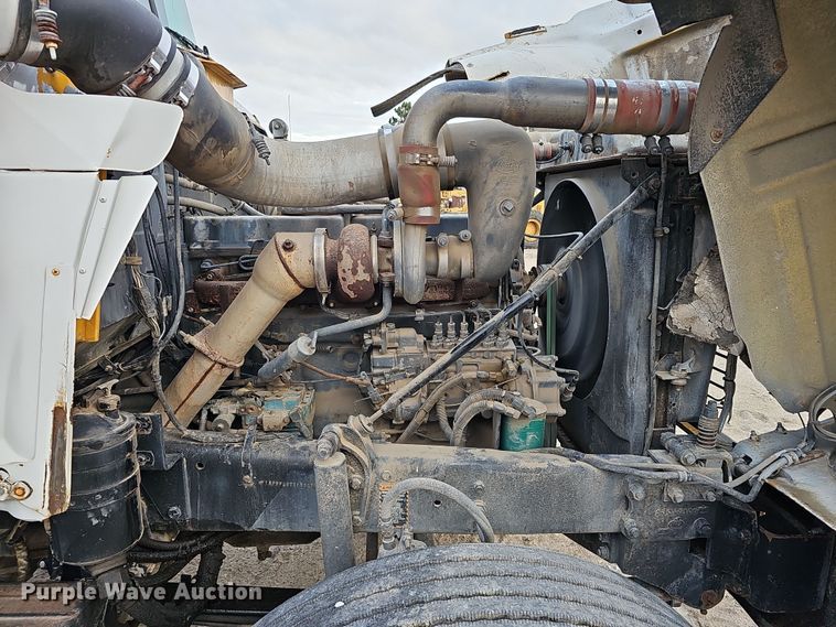 image for item IO9759 1990 Mack RD690S water truck