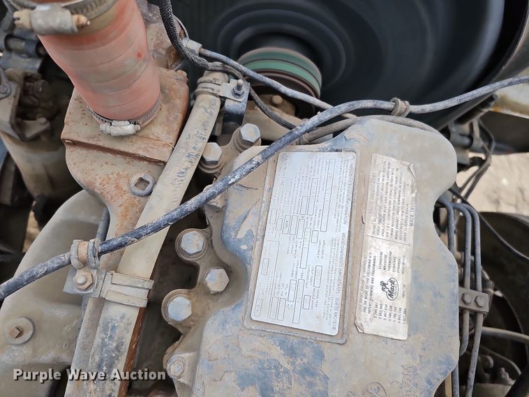 image for item IO9759 1990 Mack RD690S water truck