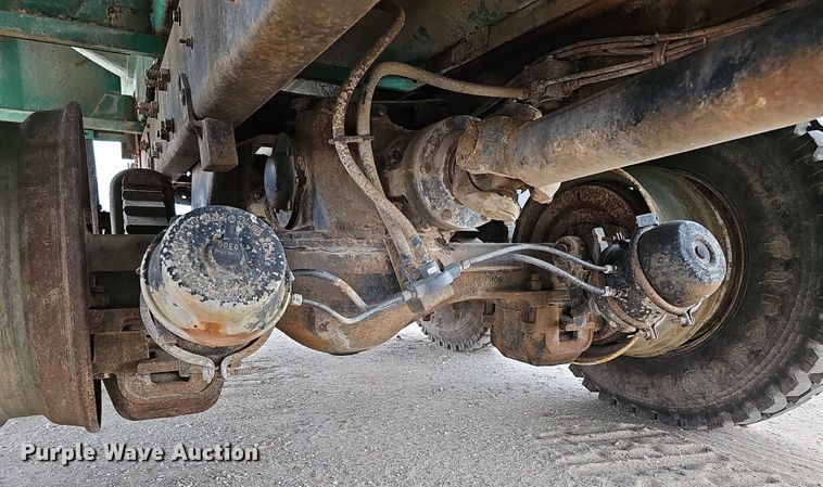 image for item IO9759 1990 Mack RD690S water truck