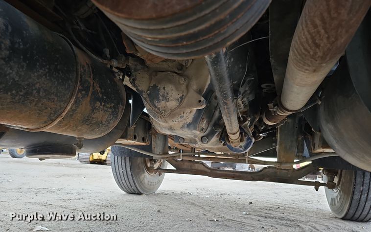 image for item IO9759 1990 Mack RD690S water truck