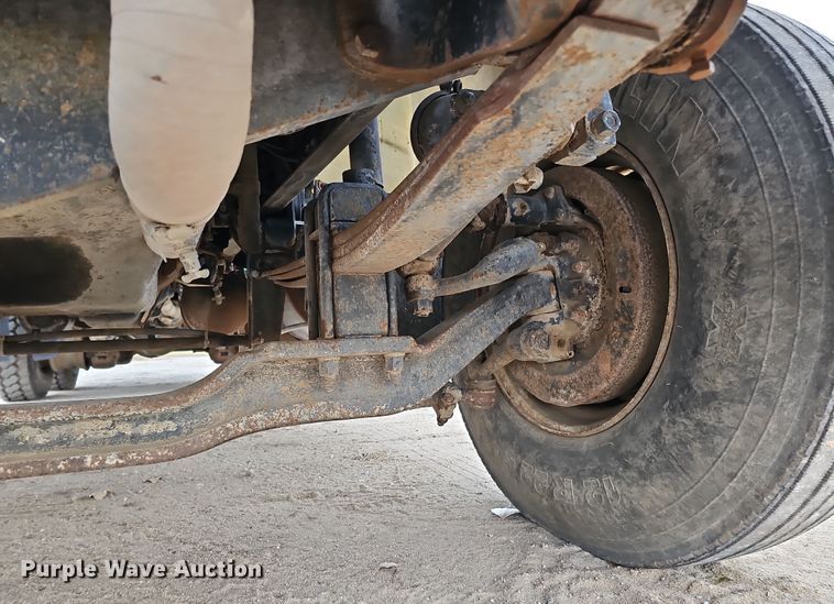 image for item IO9759 1990 Mack RD690S water truck