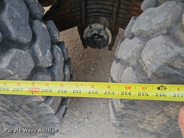 image for item IO9759 1990 Mack RD690S water truck