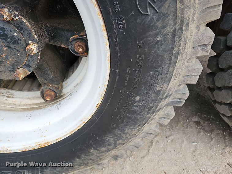 image for item IO9759 1990 Mack RD690S water truck