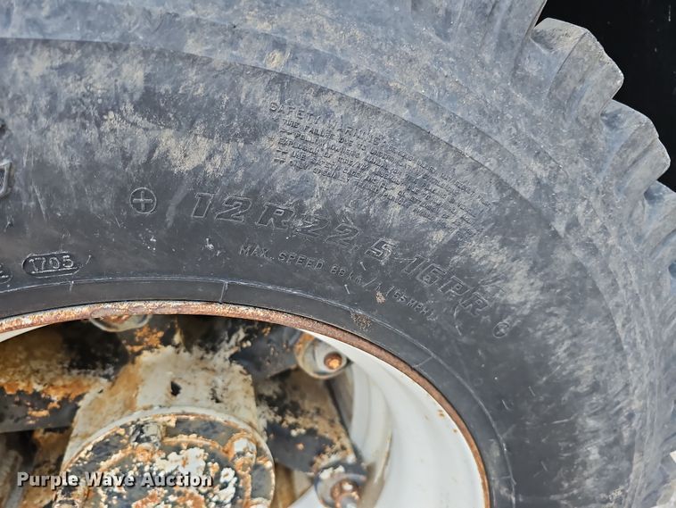 image for item IO9759 1990 Mack RD690S water truck