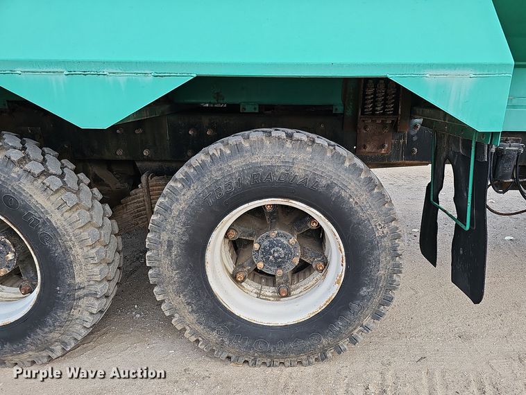 image for item IO9759 1990 Mack RD690S water truck