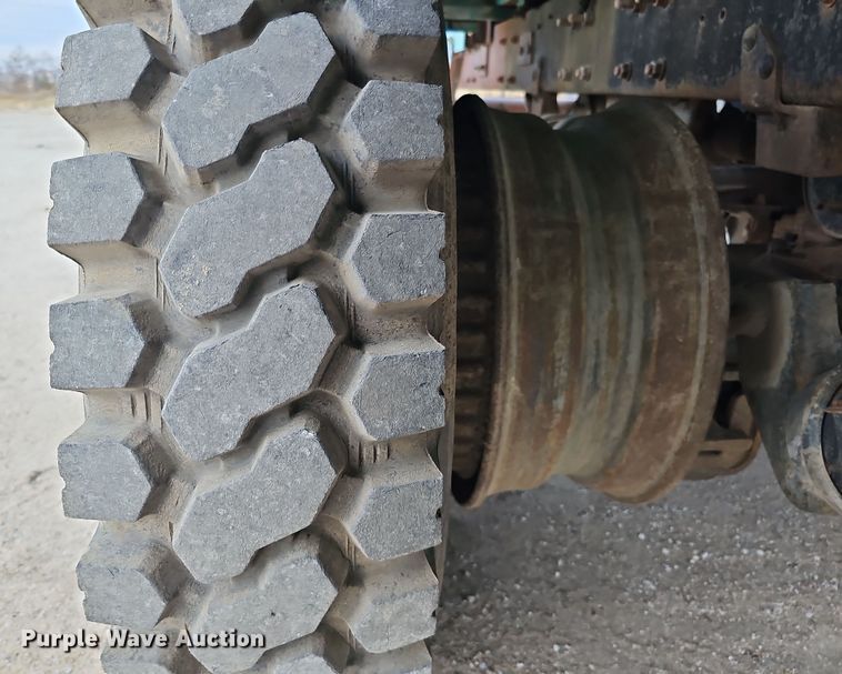 image for item IO9759 1990 Mack RD690S water truck