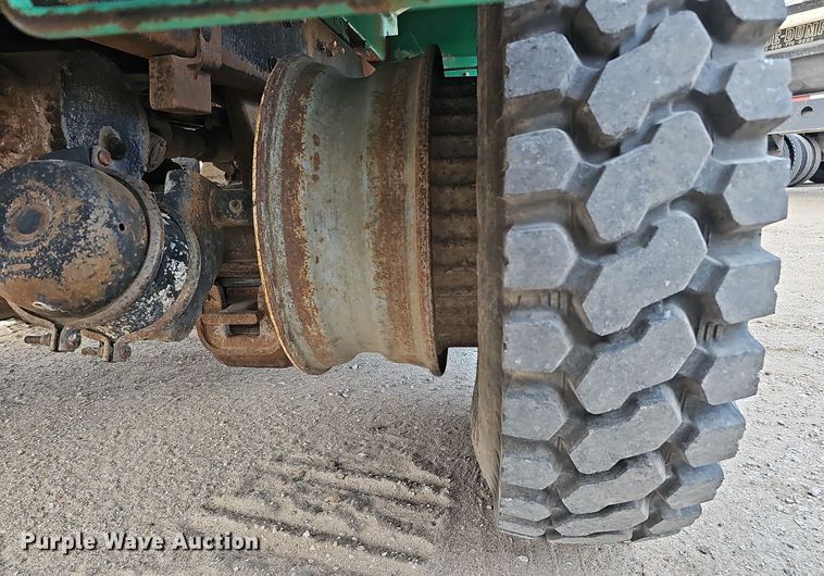 image for item IO9759 1990 Mack RD690S water truck