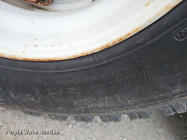 image for item IO9759 1990 Mack RD690S water truck