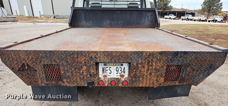 image for item IO9760 1995 Ford F350 XL flatbed pickup truck