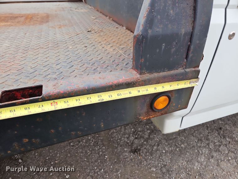 image for item IO9760 1995 Ford F350 XL flatbed pickup truck