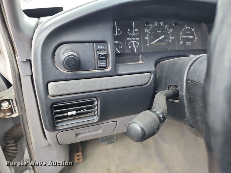 image for item IO9760 1995 Ford F350 XL flatbed pickup truck