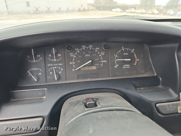 image for item IO9760 1995 Ford F350 XL flatbed pickup truck