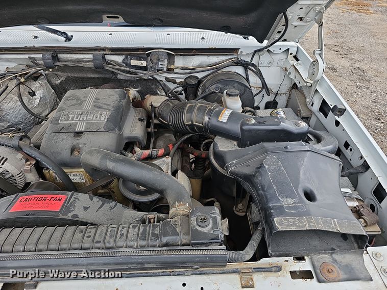 image for item IO9760 1995 Ford F350 XL flatbed pickup truck