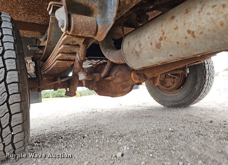 image for item IO9760 1995 Ford F350 XL flatbed pickup truck