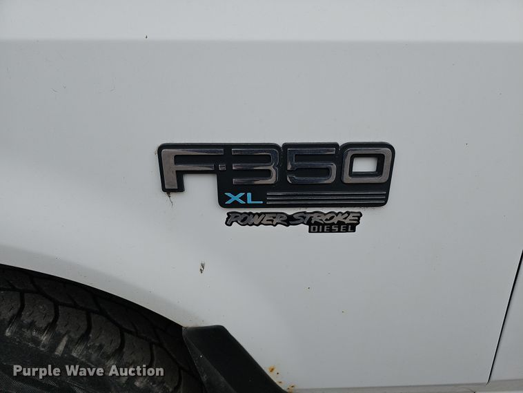 image for item IO9760 1995 Ford F350 XL flatbed pickup truck