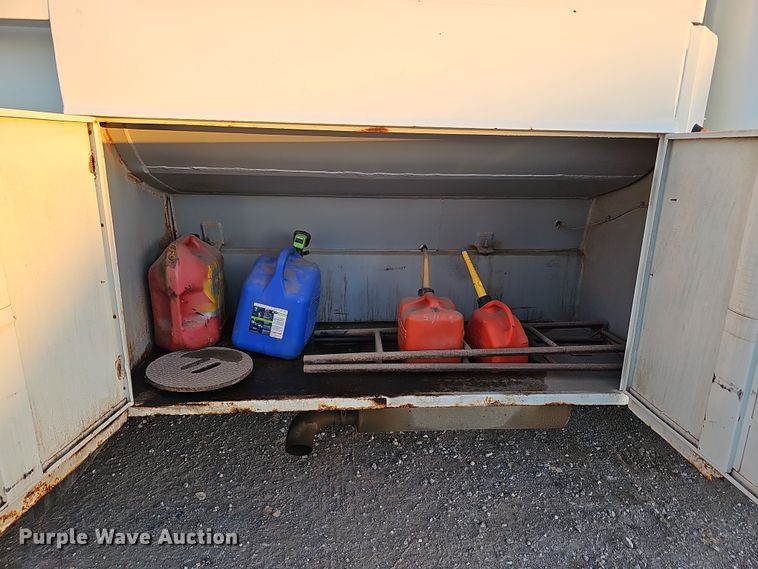 image for item IO9762 1996 International 4700 fuel truck