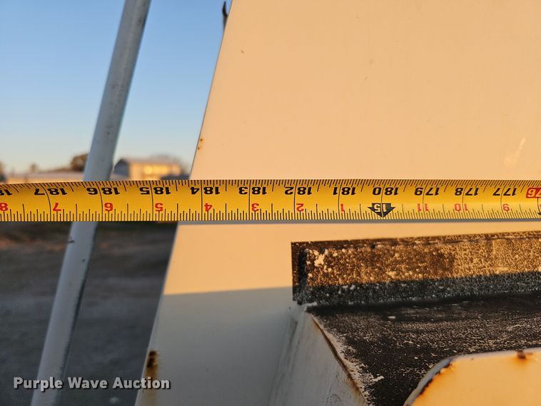 image for item IO9762 1996 International 4700 fuel truck