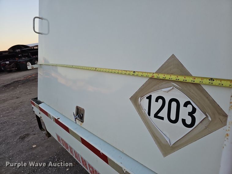 image for item IO9762 1996 International 4700 fuel truck