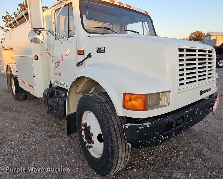 image for item IO9762 1996 International 4700 fuel truck