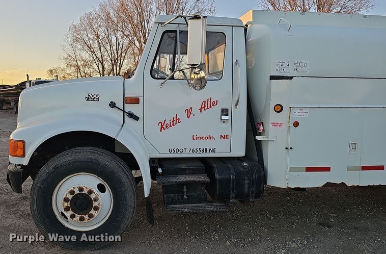 image for item IO9762 1996 International 4700 fuel truck