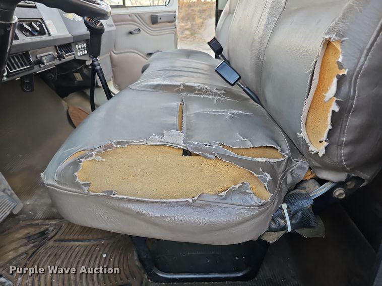 image for item IO9762 1996 International 4700 fuel truck