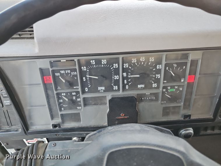 image for item IO9762 1996 International 4700 fuel truck