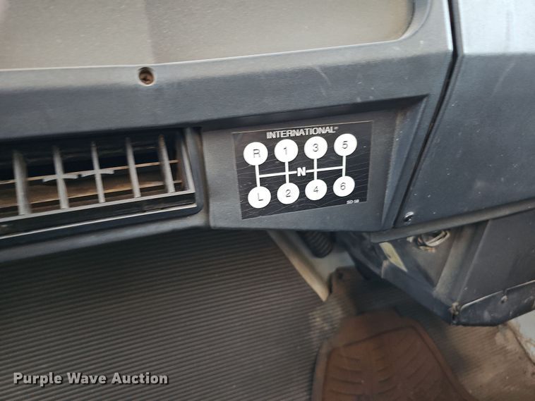 image for item IO9762 1996 International 4700 fuel truck