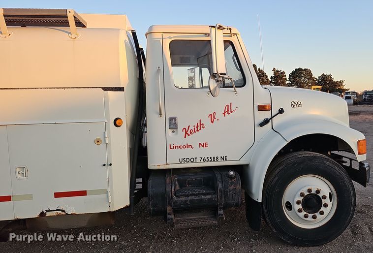 image for item IO9762 1996 International 4700 fuel truck