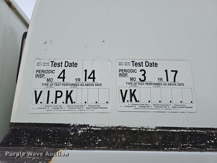 image for item IO9762 1996 International 4700 fuel truck