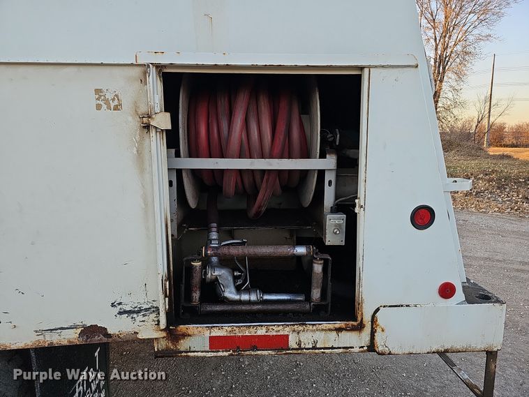 image for item IO9762 1996 International 4700 fuel truck