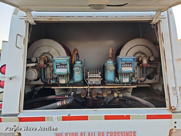 image for item IO9762 1996 International 4700 fuel truck