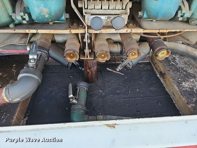 image for item IO9762 1996 International 4700 fuel truck