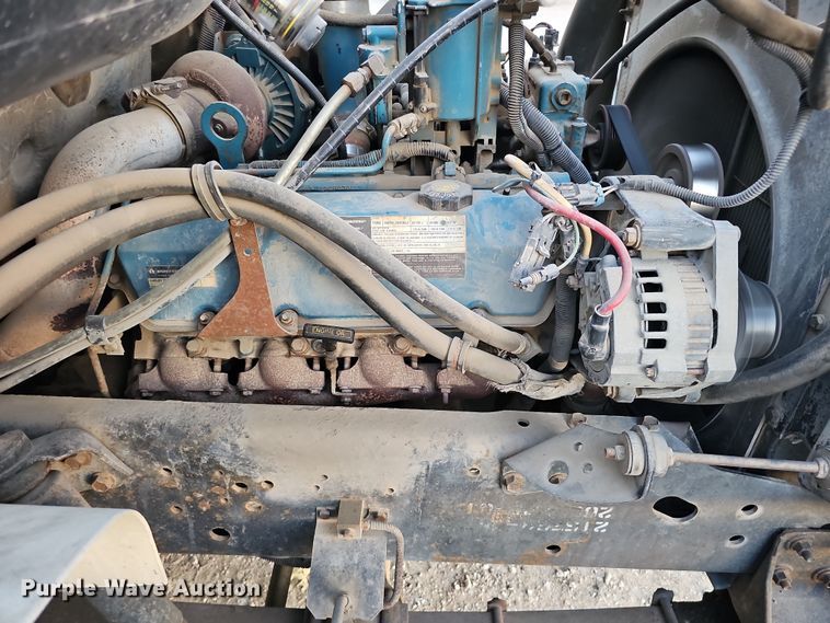 image for item IO9762 1996 International 4700 fuel truck