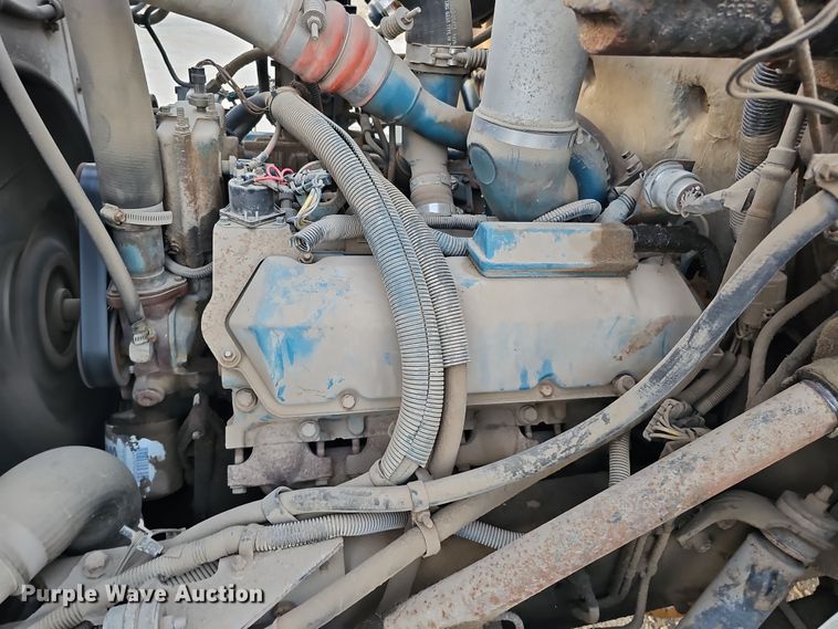 image for item IO9762 1996 International 4700 fuel truck