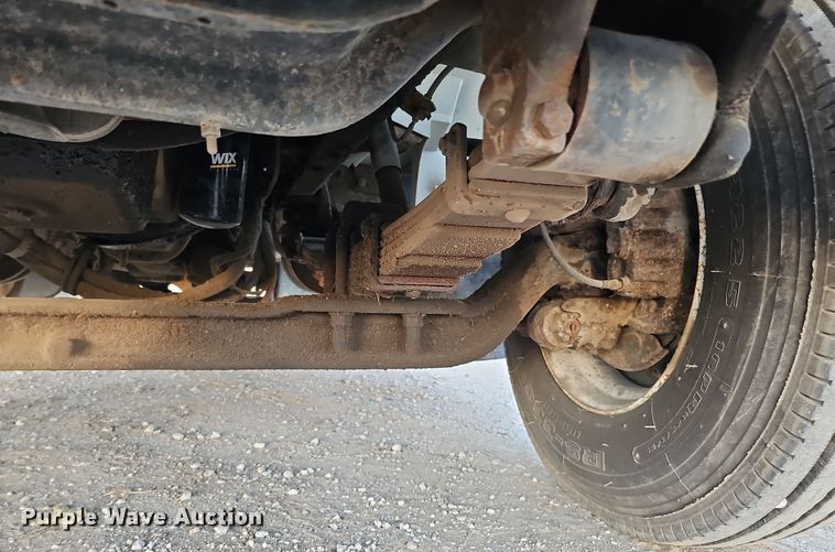 image for item IO9762 1996 International 4700 fuel truck